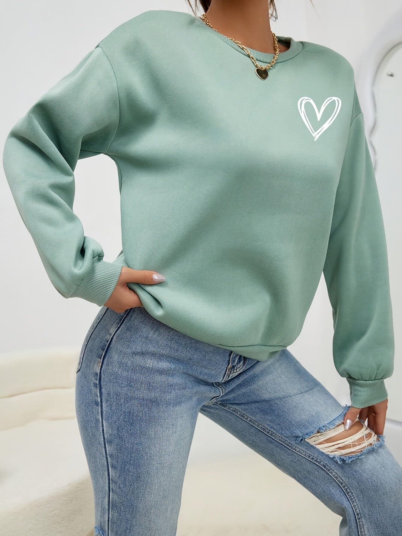 AUDRÉE™ - Minimalist Cozy Sweatshirt